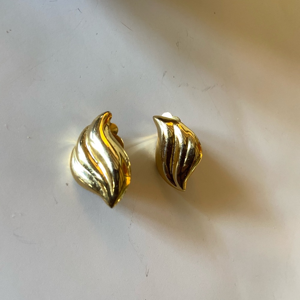 Vintage gold clip-on earrings